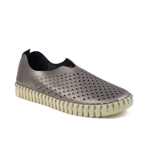 Ilse Jacobsen Shoes - Ilse Jacobsen Tulip Perforated Slip-On
Sneaker Silver Size EU 39